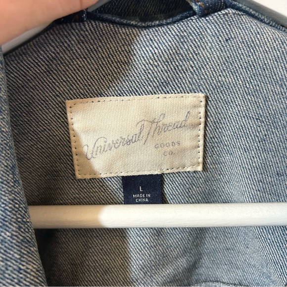Universal Threads Jean Jacket - Picture 4 of 4